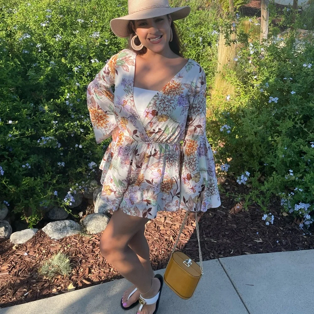 Beautiful shorts romper perfect for brunch - Picture 3 of 3